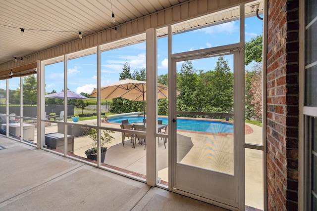 1353 Stewart Creek Rd, Murfreesboro, TN 37129 - doorway to outside featuring concrete floors