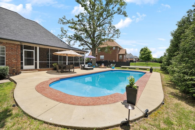 1353 Stewart Creek Rd, Murfreesboro, TN 37129 - view of swimming pool featuring a patio and a fenced backyard