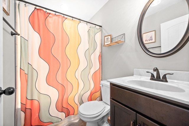 1804 Rains Rd, Clarksville, TN 37042 - full bathroom featuring toilet, curtained shower, and vanity