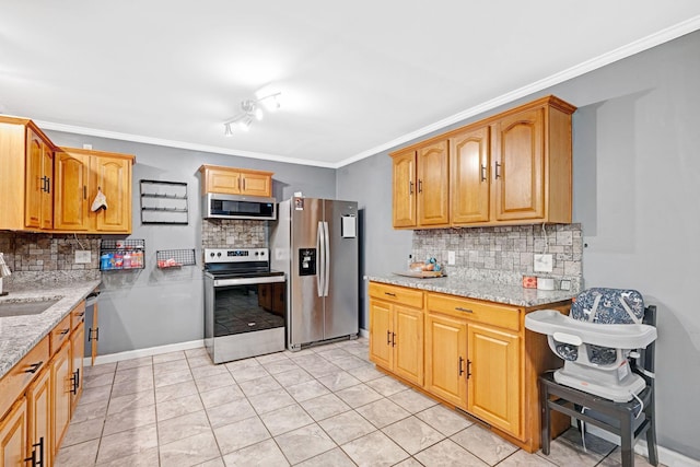 1032 Gordon Cir, Burns, TN 37029 - kitchen with stainless steel appliances, tasteful backsplash, a sink, light stone counters, and ornamental molding