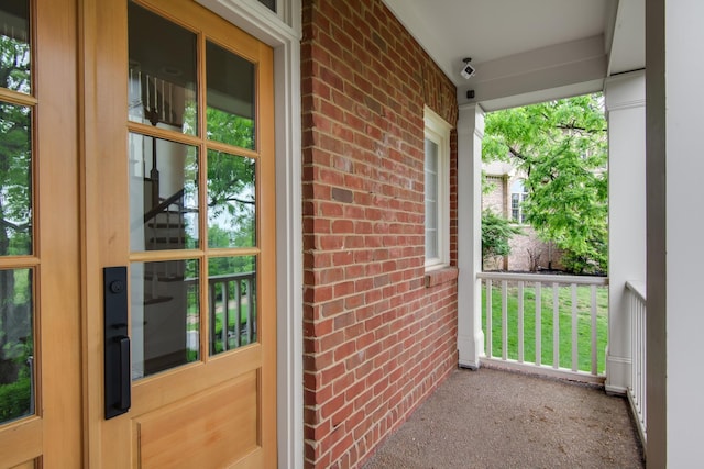 balcony featuring covered porch