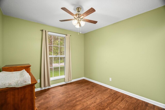3513 Hunters Rdg, Woodlawn, TN 37191 - bedroom with wood finished floors, baseboards, and a ceiling fan