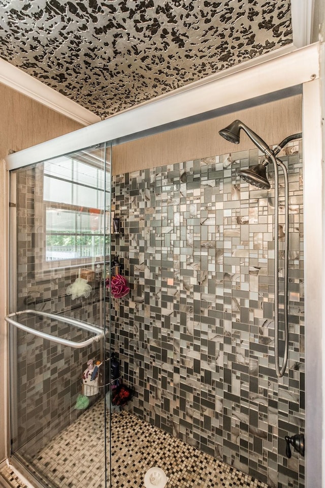 907 N Graycroft Ave, Madison, TN 37115 - bathroom with a stall shower
