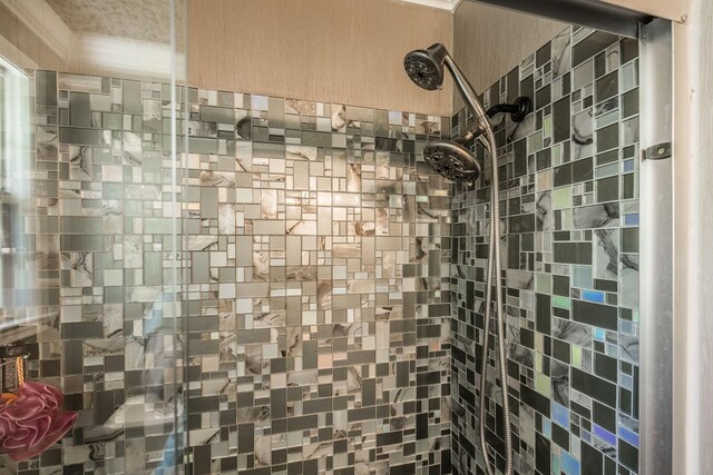 907 N Graycroft Ave, Madison, TN 37115 - full bathroom with a shower stall