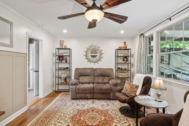 206 Evergreen Dr, Columbia, TN 38401 - living area with recessed lighting, ornamental molding, light wood finished floors, and a ceiling fan