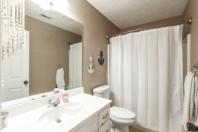 1505 Newmans Trl, Hendersonville, TN 37075 - full bath with vanity, toilet, a textured ceiling, a shower with shower curtain, and visible vents