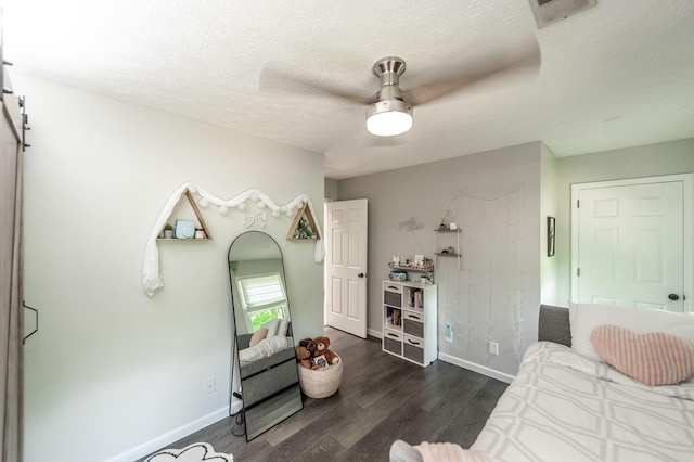 1505 Newmans Trl, Hendersonville, TN 37075 - bedroom featuring a textured ceiling, dark wood finished floors, a ceiling fan, baseboards, and visible vents