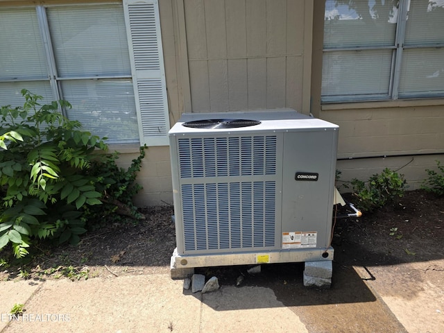 103 S Purdue Ave, Oak Ridge, TN 37830 - exterior view of a cooling unit