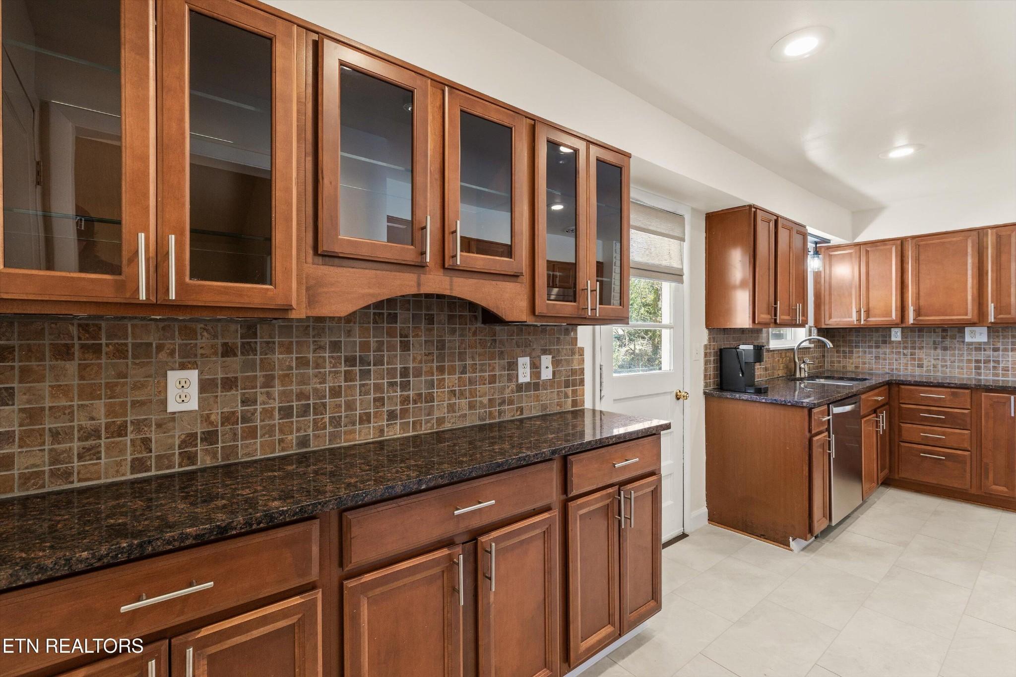 4912 Spring Creek Rd, Knoxville, TN 37920 - photo 13