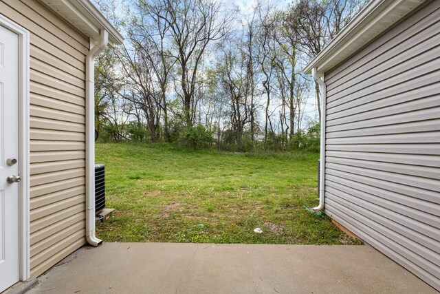 view of yard with cooling unit