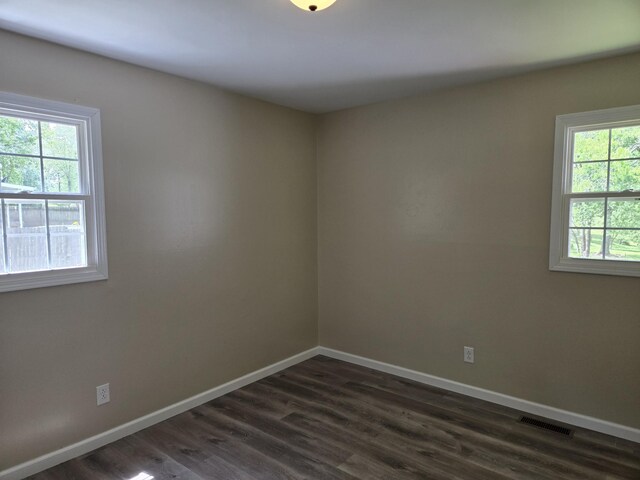559 Oakville Cir, Parsons, TN 38363 - photo 13