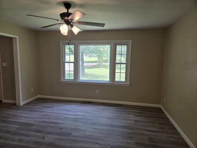 559 Oakville Cir, Parsons, TN 38363 - photo 8