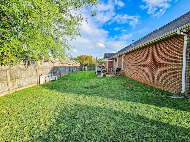 103 Hillcrest Dr, Tullahoma, TN 37388 - view of yard with entry steps and a patio
