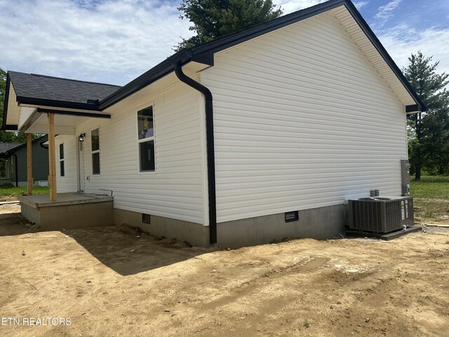 2765 Banner Springs Rd, Jamestown, TN 38556 - view of side of property featuring crawl space and central AC unit