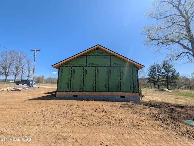 view of outbuilding