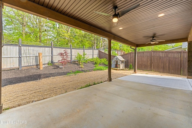 8508 Flowering Peach Ln, Knoxville, TN 37923 - view of patio / terrace featuring a fenced backyard and a ceiling fan