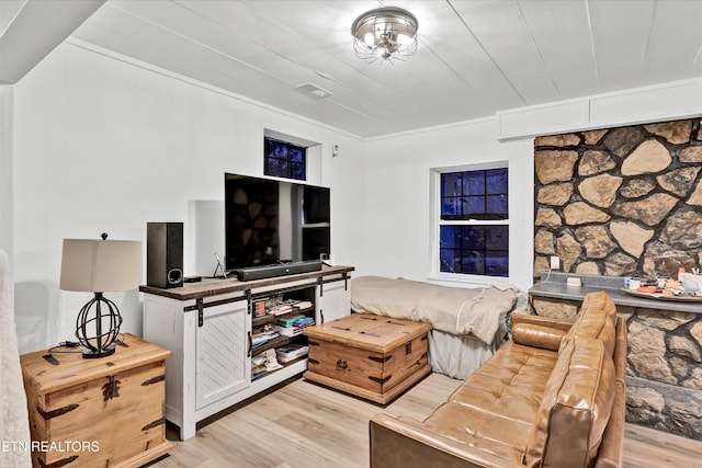 1606 Sexton Ln, Knoxville, TN 37932 - living area with visible vents and light wood-type flooring