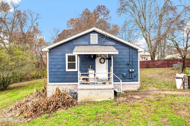 565567 W Outer Dr, Oak Ridge, TN 37830 - bungalow-style home with fence