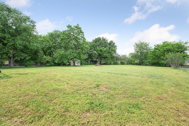 3295 Cimarron Trl, Murfreesboro, TN 37129 - view of yard featuring an outbuilding and a storage shed
