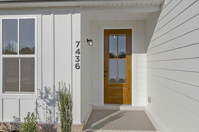 211 Cornice Dr, La Vergne, TN 37086 - entrance to property with board and batten siding