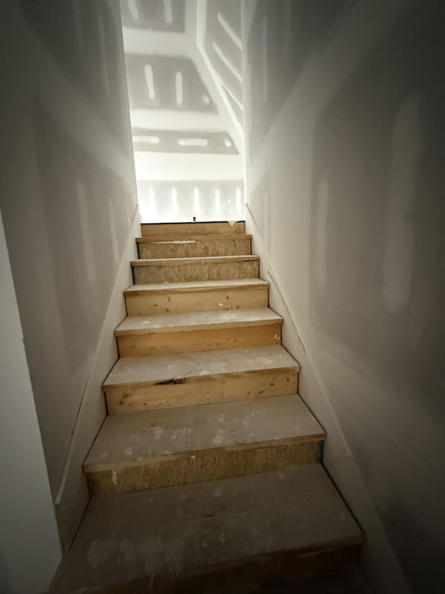 615 Guildfield Dr, Clarksville, TN 37043 - view of stairway