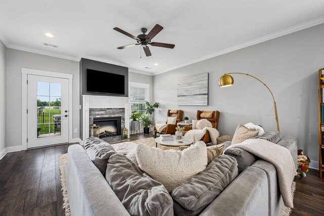 3420 Caroline Farms Dr, Murfreesboro, TN 37129 - living area with healthy amount of natural light, recessed lighting, a ceiling fan, ornamental molding, and dark wood finished floors