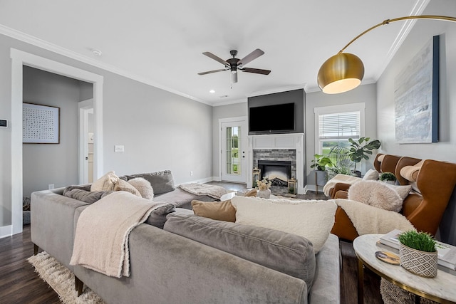 3420 Caroline Farms Dr, Murfreesboro, TN 37129 - living area with plenty of natural light, baseboards, crown molding, a ceiling fan, and recessed lighting
