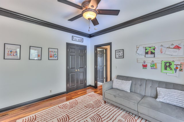 107 Churchill Farms Dr, Murfreesboro, TN 37127 - living area featuring baseboards, ornamental molding, a ceiling fan, and wood finished floors