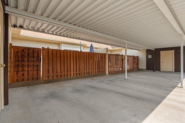8542 Sawyer Brown Rd, Nashville, TN 37221 - garage with fence