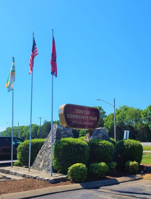view of community / neighborhood sign