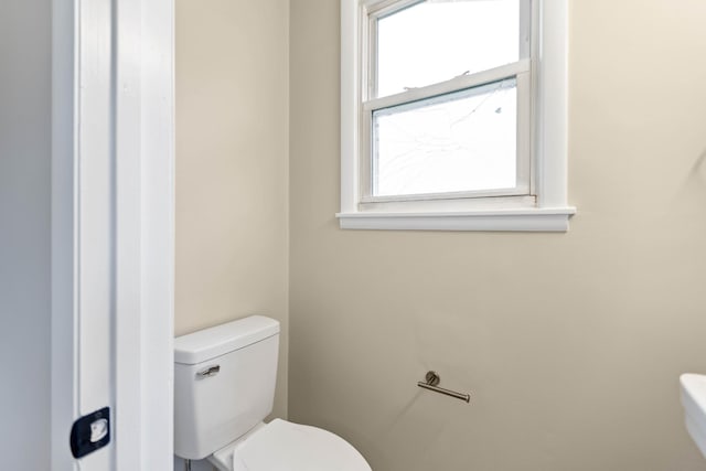 1025 Goshentown Rd, Hendersonville, TN 37075 - bathroom with toilet