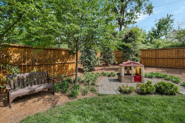 2004 Natchez Trce, Nashville, TN 37212 - view of yard with a fenced backyard