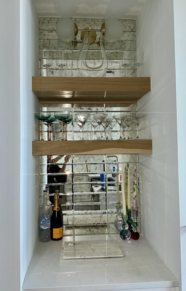1510 Demonbreun St Unit 807, Nashville, TN 37203 - view of bar