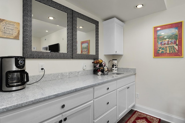 7237 River Run Dr, Chattanooga, TN 37416 - bar with a sink, baseboards, and recessed lighting