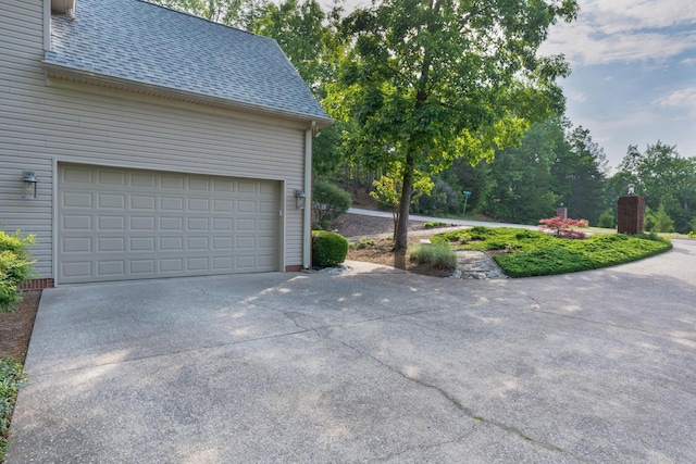 7237 River Run Dr, Chattanooga, TN 37416 - garage featuring driveway