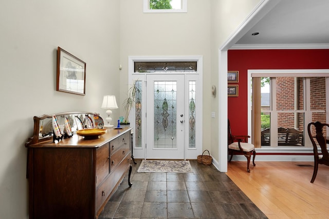 7237 River Run Dr, Chattanooga, TN 37416 - foyer featuring crown molding, baseboards, and a wealth of natural light