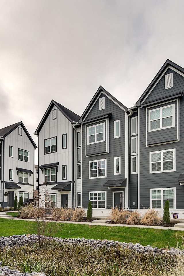 view of townhome / multi-family property