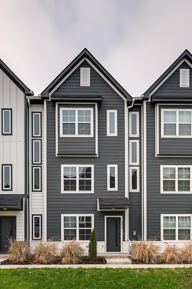 view of townhome / multi-family property