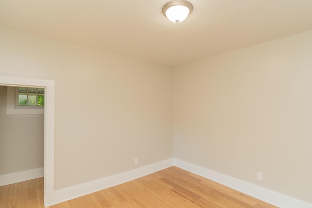 716 Larkin Ave, Chattanooga, TN 37411 - unfurnished room featuring light wood-style flooring and baseboards