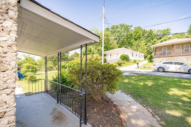 716 Larkin Ave, Chattanooga, TN 37411 - view of yard featuring a porch