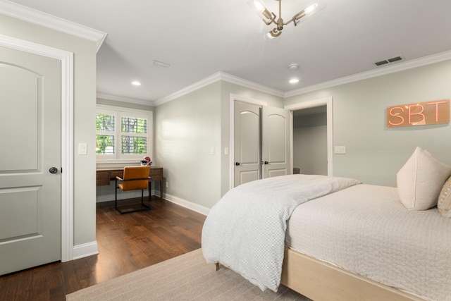 208 Carden Ave, Nashville, TN 37205 - bedroom featuring visible vents, wood finished floors, baseboards, ornamental molding, and recessed lighting