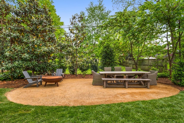 208 Carden Ave, Nashville, TN 37205 - view of property's community with fence, outdoor dining area, a lawn, and a patio area