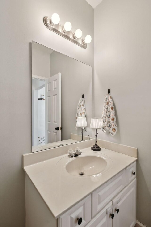104 Drayton Ct, Franklin, TN 37067 - bathroom featuring vanity