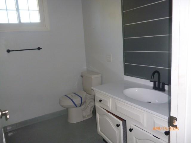 1314 Jewell Dr, Columbia, TN 38401 - bathroom featuring vanity and toilet