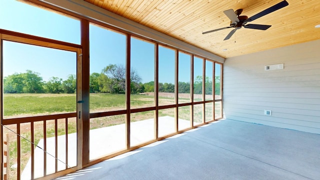 1150 Parsons Rd, Christiana, TN 37037 - unfurnished sunroom featuring ceiling fan