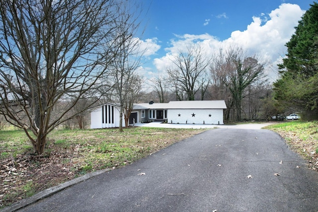 3839 Cleveland Hwy, Dalton, GA 30721 - view of front facade featuring asphalt driveway
