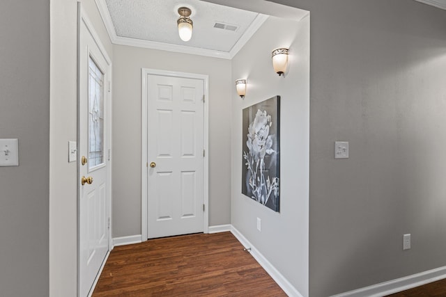 800 S Browns Ln Unit I1, Gallatin, TN 37066 - interior space with baseboards, visible vents, ornamental molding, and wood finished floors