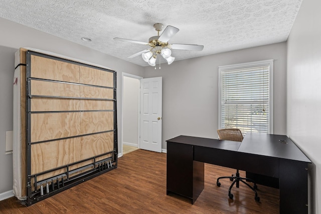 800 S Browns Ln Unit I1, Gallatin, TN 37066 - office area featuring a ceiling fan, a textured ceiling, dark wood finished floors, and baseboards