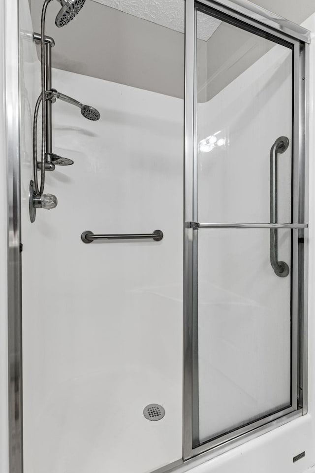 800 S Browns Ln Unit I1, Gallatin, TN 37066 - full bathroom featuring a stall shower