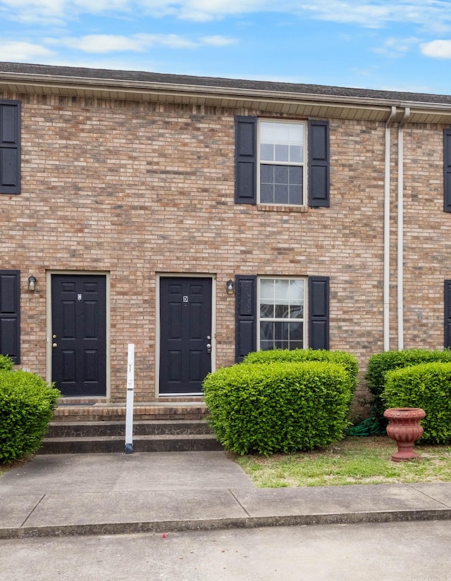 2450 Caroline Dr, Clarksville, TN 37042 - photo 2